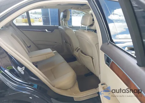 2013 Mercedes-Benz C 250 Sport из США, поврежденный, VIN WDDGF4HB4DR264775